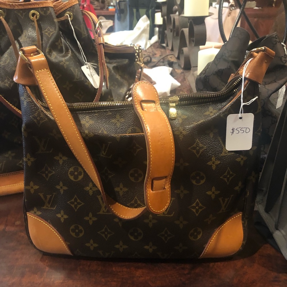 Authentic Louis Vuitton bolognese